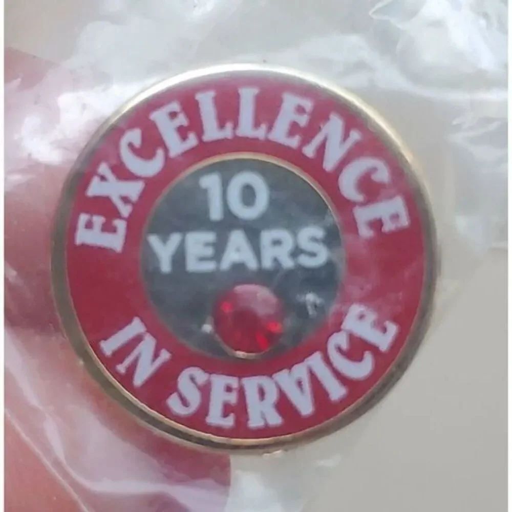Amazon Peccy Pin "JFK8 Excellence In Service 10 Yrs World Class Talent Machine"